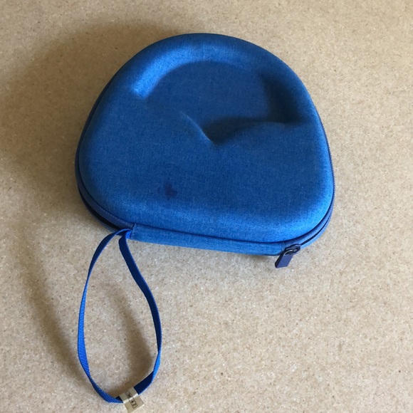 Hard Shell Headphone Travel Carrying Case - Picture 3 of 16